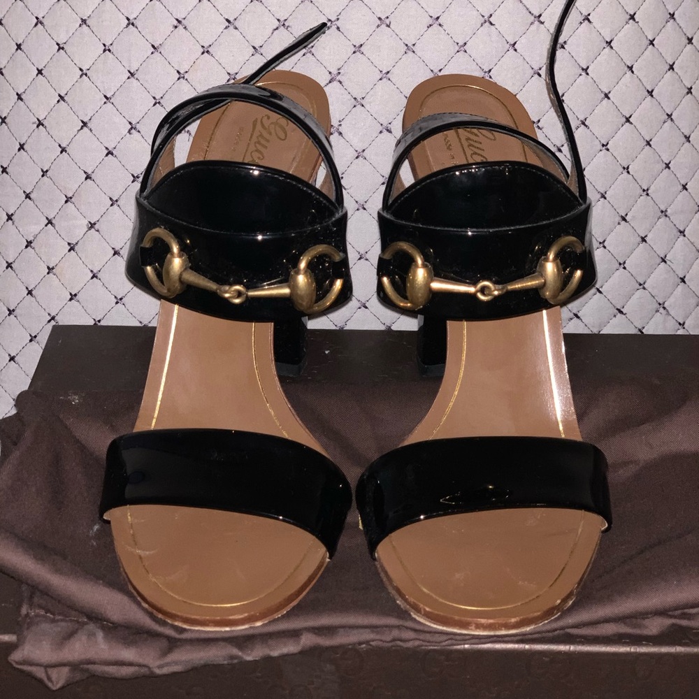 Gucci Black Patent Leather Block-Heel Sandals with Gold Hardware - Picture 8 of 10